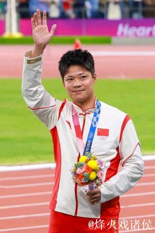 中国短跑名将苏炳添宣布退役